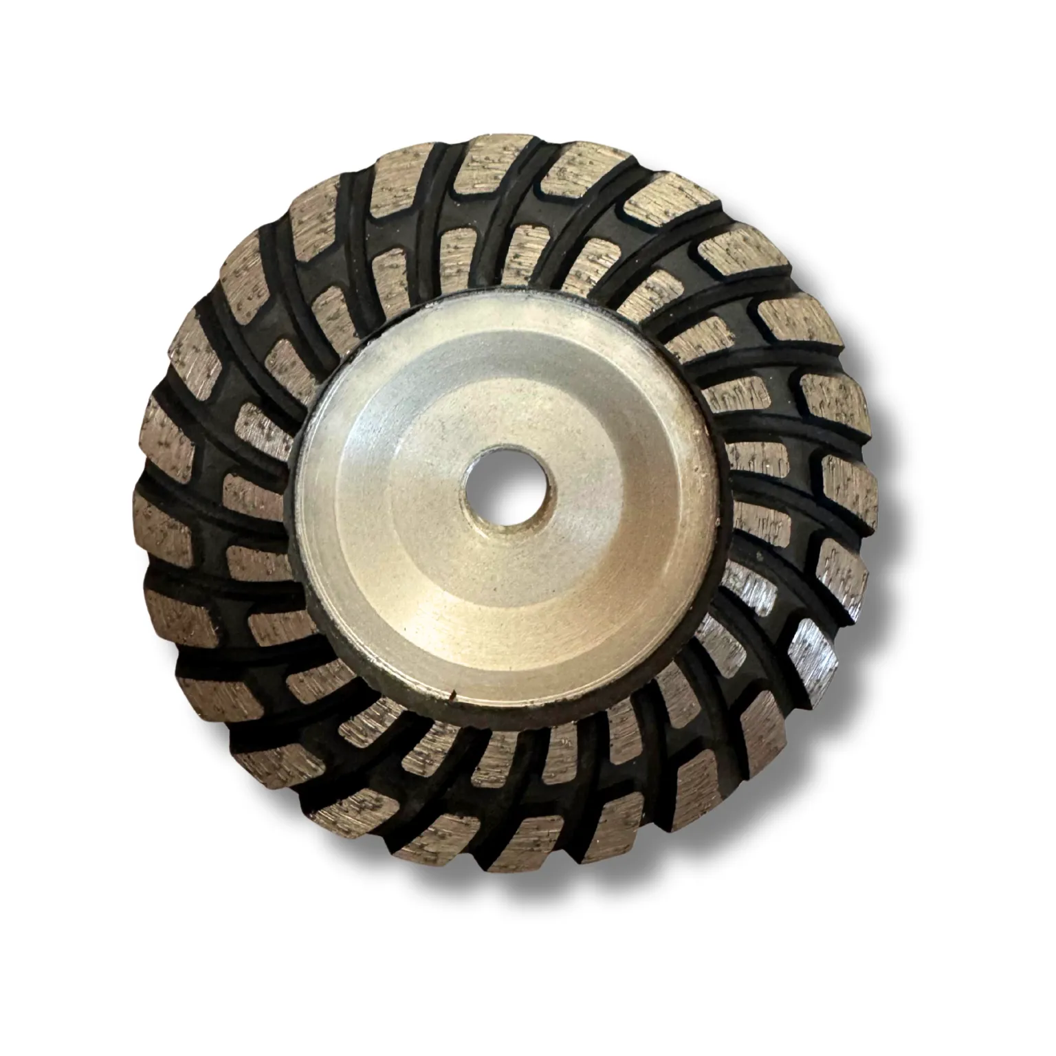 Dijamantski Turbo Cup Točak sa Pužem – Brusna Ploča za Kamen i Beton